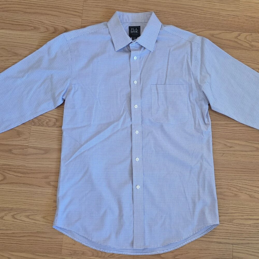 Jos A. Bank Slim Fit Men's Casual Button Down Shirt